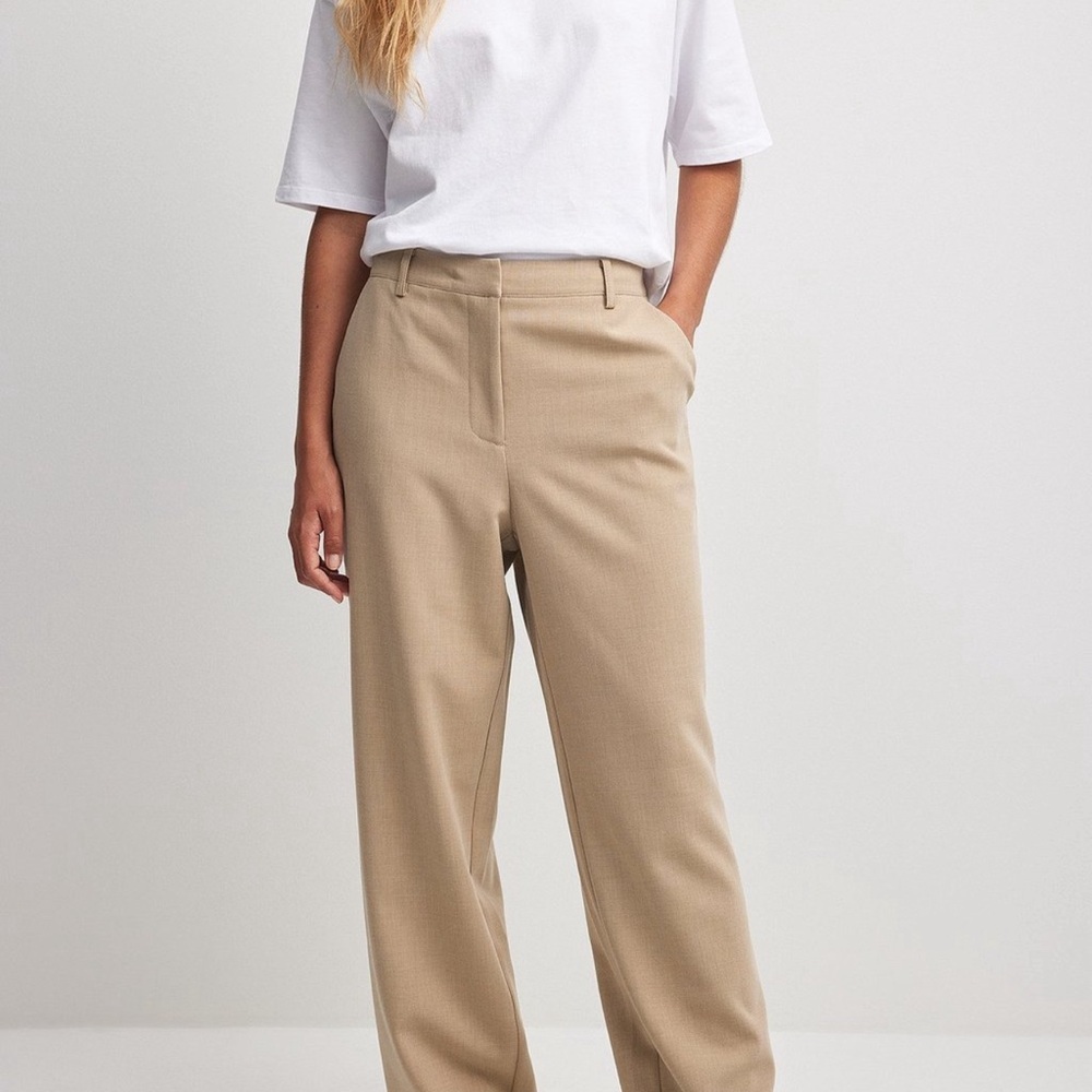 NWT| Mid- Waist Beige Suit Trousers bu Na-Kd | EU 38 - Picture 3 of 6